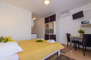 Studio, balcon (Apartment) | Couette en duvet d'oie, matelas Select Comfort, chambres insonorisées