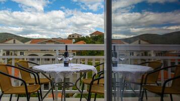 Deluxe Apartment | Balcony view