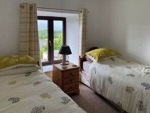 2 bedrooms, free WiFi, bed sheets - 2 bedroom accommodation in Crosthwaite (Crosthwaite)