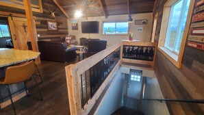 Lobby - Mountain Traveler Ranch Barndominium (Kalispell)