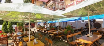 Dobbeltrom Economy, utsikt mot fjellene