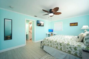 3 bedrooms, desk, iron/ironing board, free WiFi