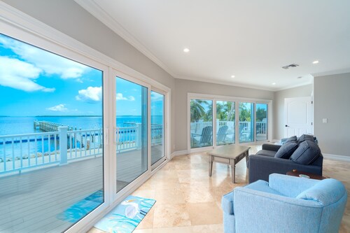 Fishermen`s Paradise | Waterfront home with huge pool, 220-foot dock & gorgeous interior