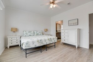 3 bedrooms, iron/ironing board, WiFi, bed sheets - Paradise Found |  Pet-friendly 3 bed/2 bath boating home on Cudjoe Key (Cudjoe Key)