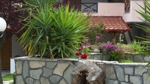 Garden - Joseph Village Apartments (Kassandra)