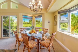 Dining - The Emerald Lotus ~ Heated Pool ~ Jacuzzi ~ Golf (Princeville)