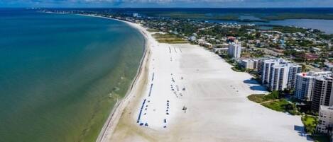 Condo (3 Bedrooms) | Property amenity