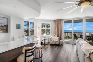 Condo (3 Bedrooms) | Property amenity