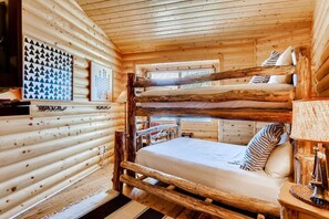 4 Schlafzimmer, Bügeleisen/Bügelbrett, WLAN, Bettwäsche