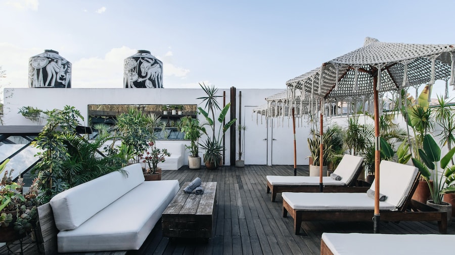 Hotel Sin Nombre