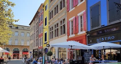 House Châteaudun - Air conditioning, Terrace & Private garage