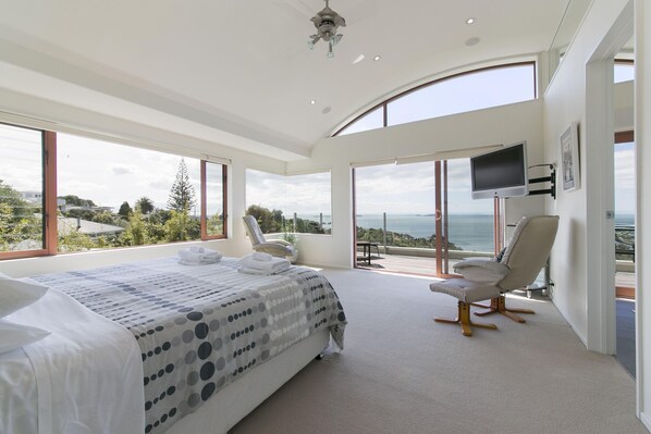 2 soverom, strykejern/-brett, internettilgang og sengetøy