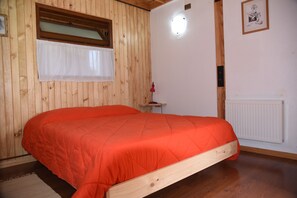 6 bedrooms, WiFi, bed sheets