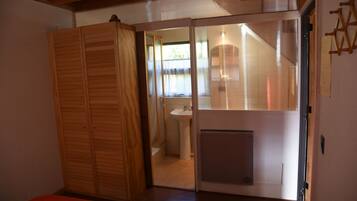 Suihku, pyyhkeet, vessapaperi