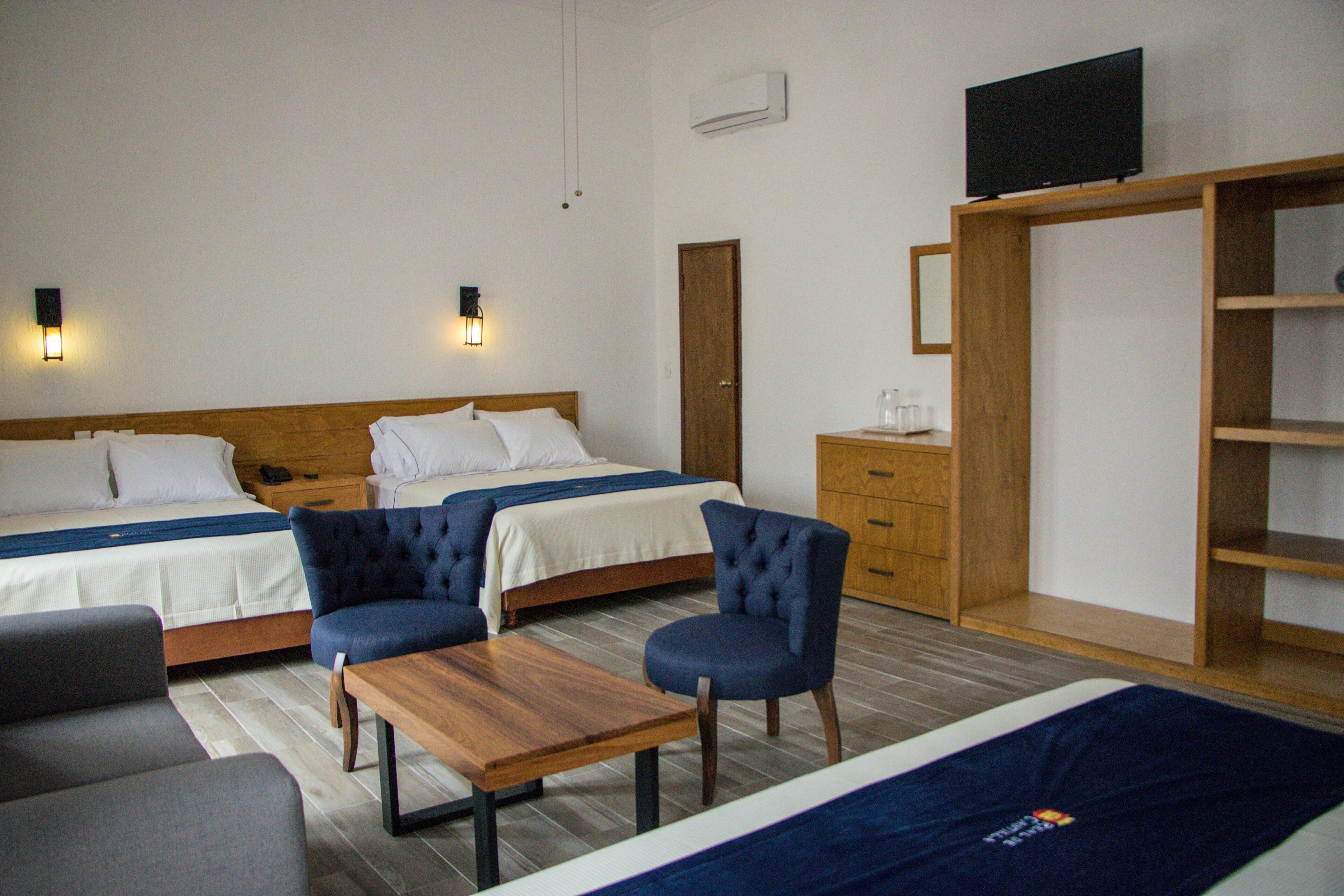 family studio suite | desk, free wifi, bed sheets