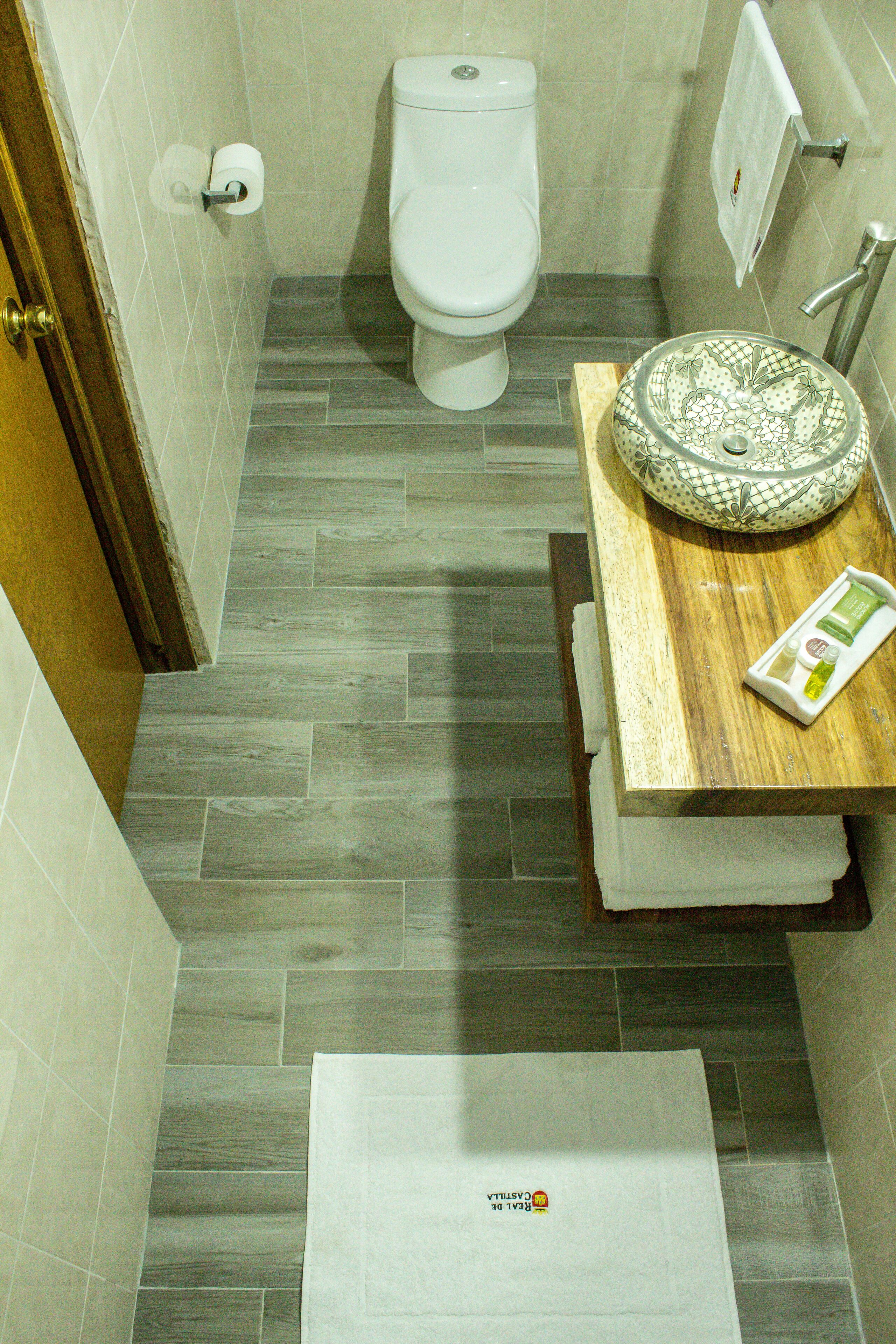 room, 2 double beds | desk, free wifi, bed sheets