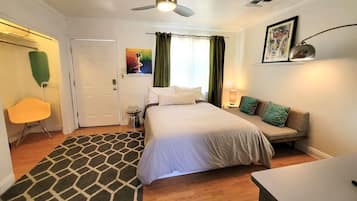 Iron/ironing board, WiFi, bed sheets