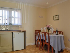Dining - 3 bedroom accommodation in Talgarth (Talgarth)