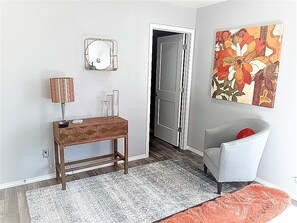 Private Bedroom Suite - Communal House near Integris | Individually decorated, individually furnished, free WiFi - Private Bedroom Suite - Communal House near Integris Private (Oklahoma City)