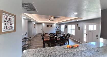 Private Bedroom Suite - Communal House near Integris Private