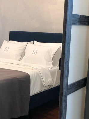 1 bedroom, iron/ironing board, WiFi, bed sheets - SJ1Exclusive, Contemporary Suites Downtown (San Antonio)