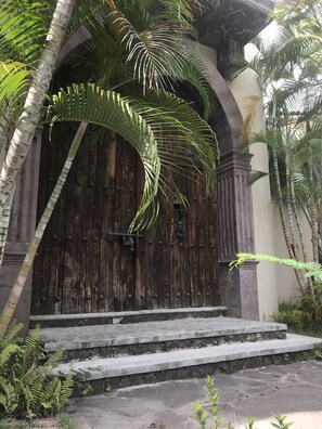 Front of property - Artes Bed & Breakfast (Puerto Vallarta)