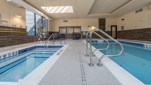 Indoor pool - Fairfield Inn & Suites by Marriott Penticton (Penticton)