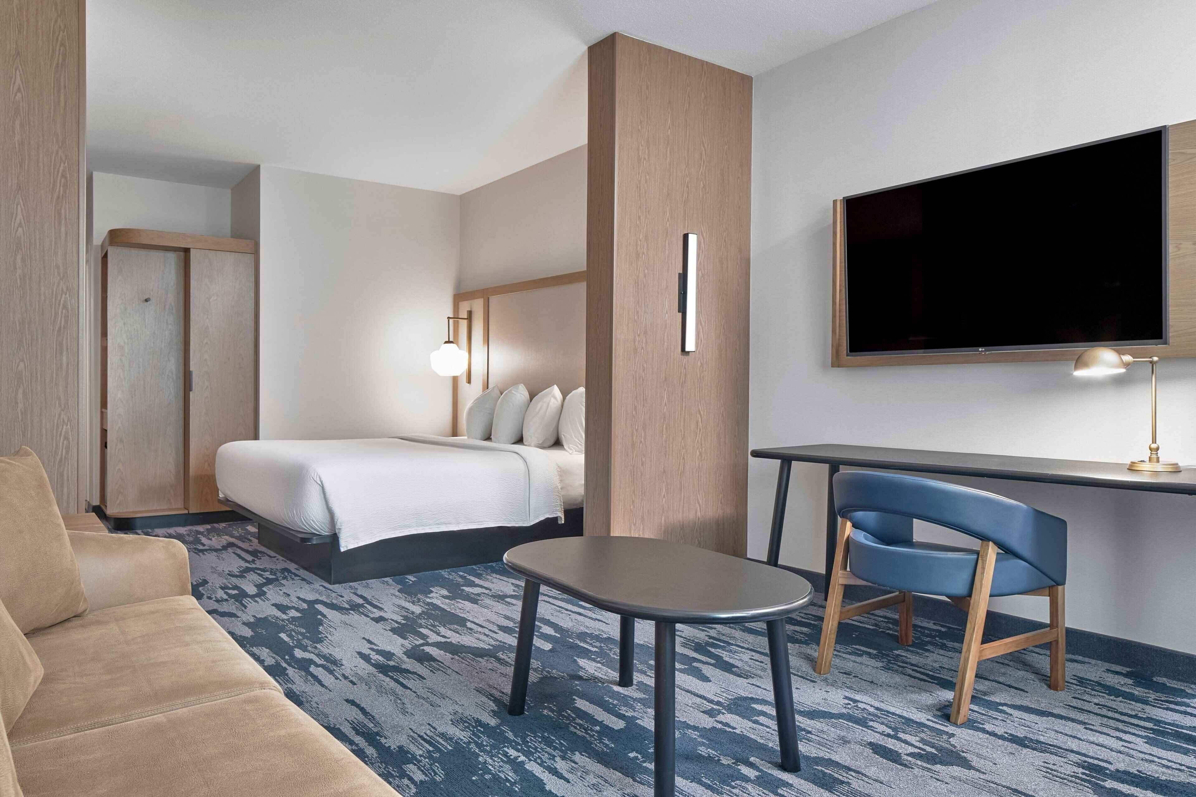 suite, 1 king bed with sofa bed | 1 bedroom, desk, laptop workspace, soundproofing