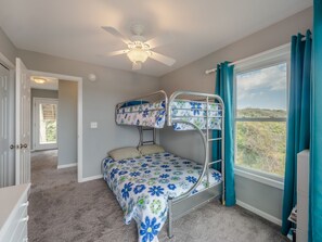 4 quartos, Wi-Fi de cortesia, roupa de cama