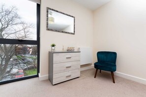 Apartment, 2 Bedrooms | 2 bedrooms, individually decorated, individually furnished - DreamInn Modern Apartment Free Parking (York)