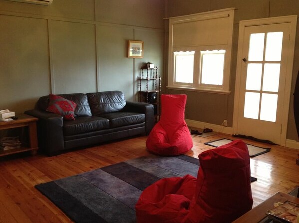 Room | Living room
