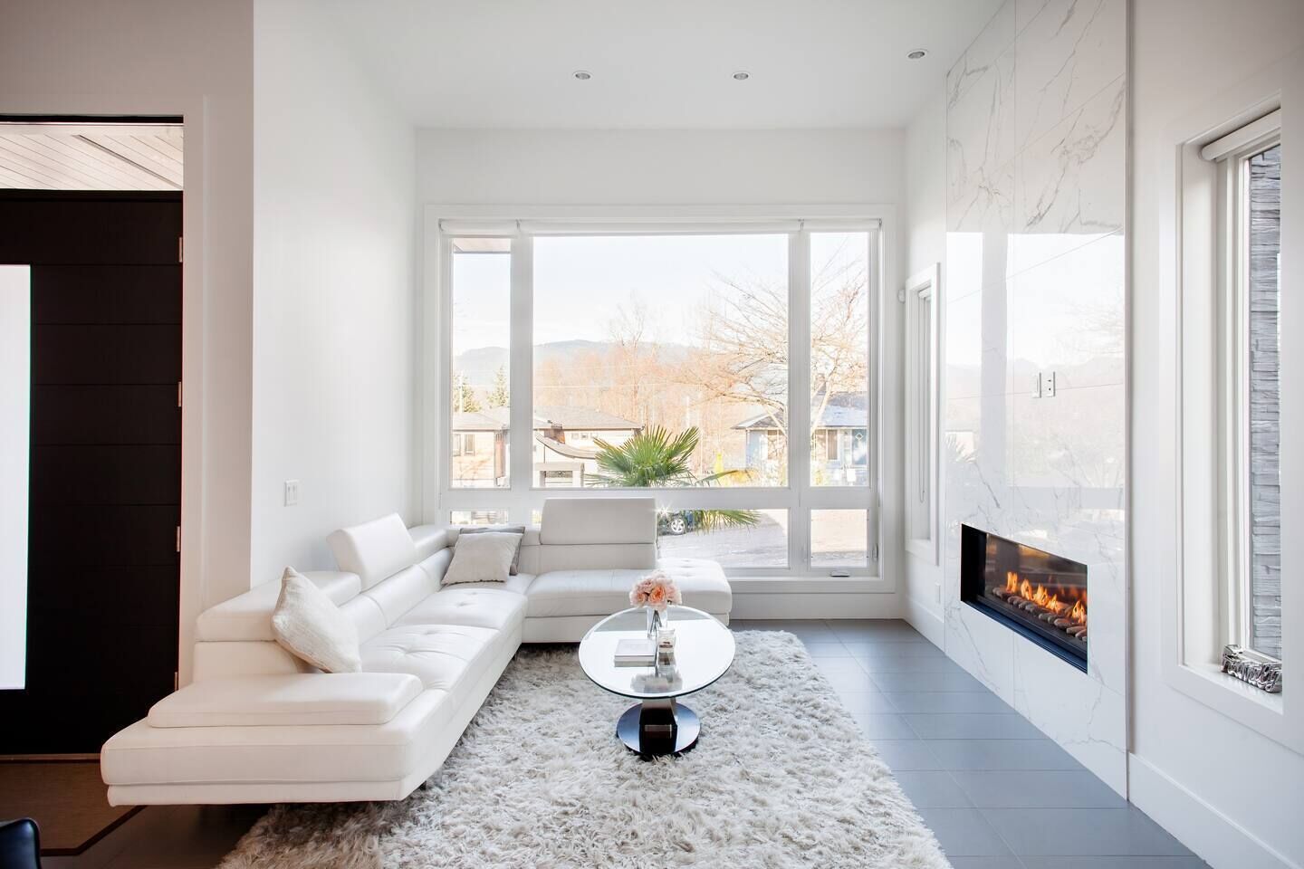 Stunning Contemporary Home with Beautiful Ocean and Mountain Views!