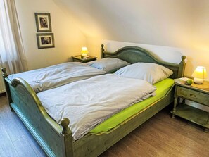 1 dormitori, un bressol de viatge i wifi gratuïta 