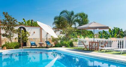Stunning private villa for 5 people with A/C, WIFI, private pool, TV, terrace and pets allowed