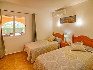 4 bedrooms, iron/ironing board, travel cot, free WiFi
