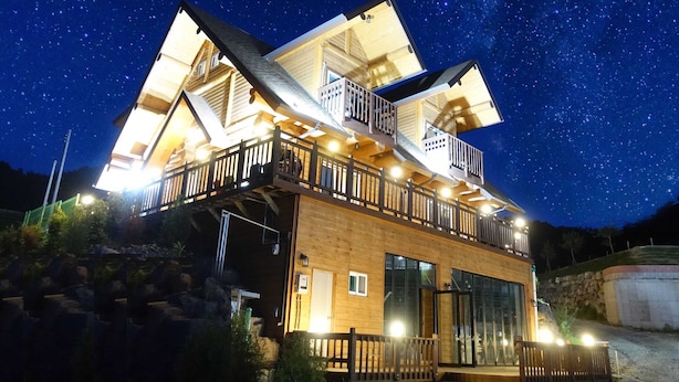 住宿正面 (夜晚)