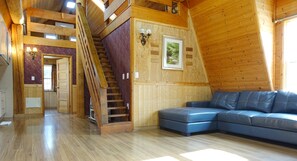 10인실 B타입 | 거실 공간 | 평면 TV