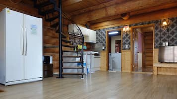 Ferienhaus (12 Person) | Wohnbereich | Flachbildfernseher