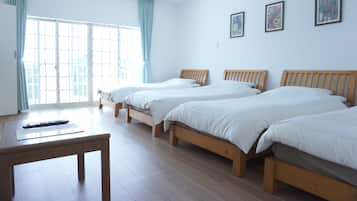 Kamar Keluarga (4 Single Beds) | Wi-Fi gratis