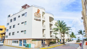 Unclassified image, 4 of 13, button - Corto Maltes 301 waterfront apartment (Playa del Carmen)