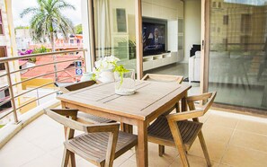 Luxury Apartment | Terrace/patio - Corto Maltes 301 waterfront apartment (Playa del Carmen)