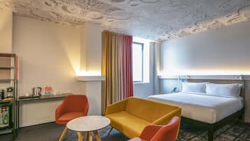 Family Room, 1 Double Bed | Hypo-allergenic bedding, minibar, in-room safe, desk