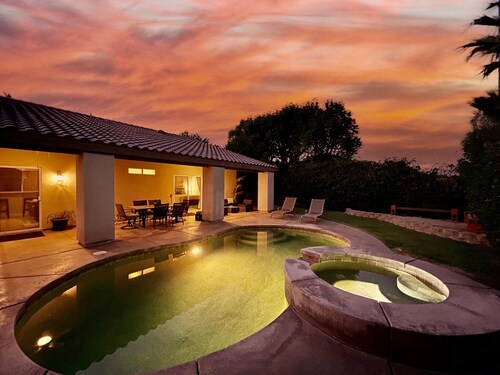 Indio Villa Sleeps 8, Level 2 EV Charger, Heated Private Pool & Spa