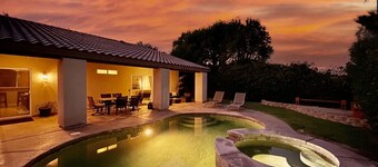 Indio Villa Sleeps 8, Level 2 EV Charger, Heated Private Pool & Spa