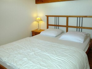 2 makuuhuonetta, ilmainen Wi-Fi, vuodevaatteet