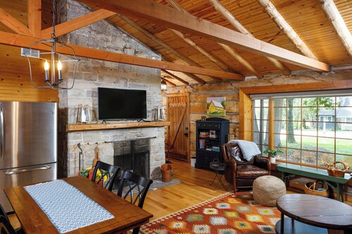 Remodeled Log Cabin | Dog-Friendly Near Wilson's