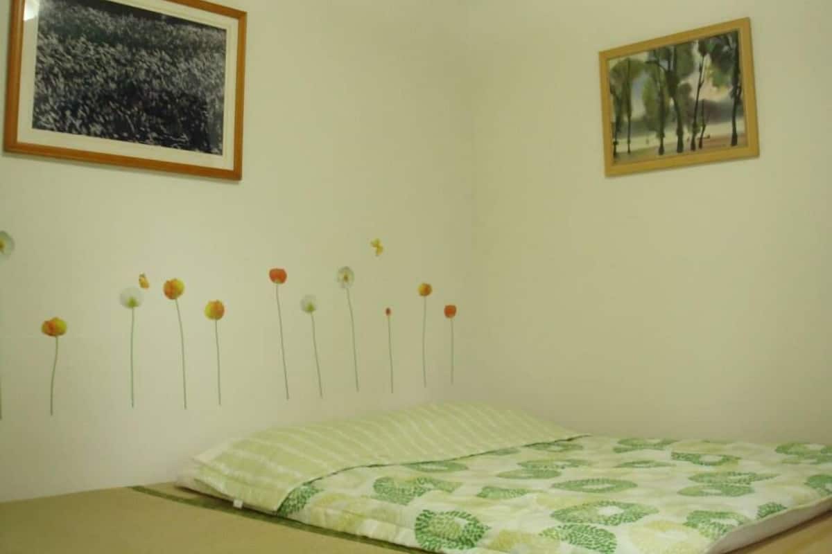 1 bedroom, desk, laptop workspace, free WiFi
