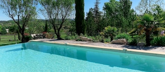 Cosy apartment in villa for 8 guests with WIFI, pool, TV, patio and pets allowed