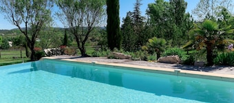 Lovely apartment in villa for 8 people with WIFI, pool, TV, patio, pets allowed and panoramic view