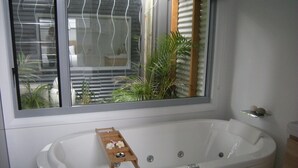 Deluxe-Studiosuite | Badezimmer